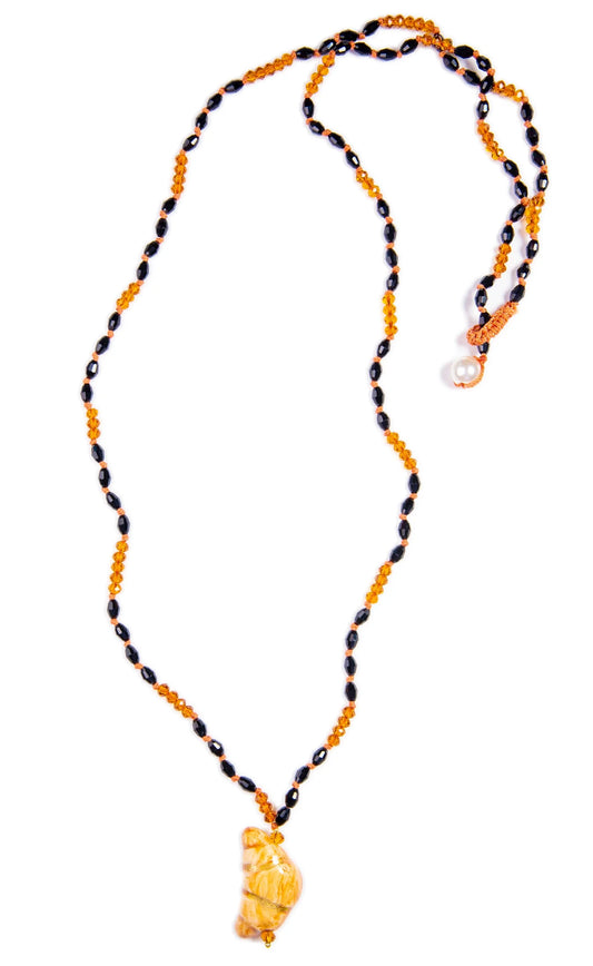 Cashfana | Croissant Ceramic Necklace