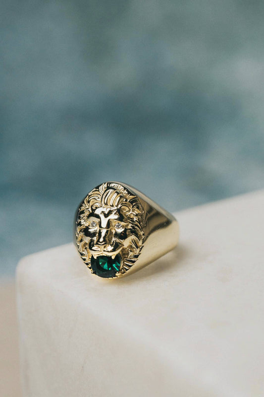 Lion Gold Ring With Green Emerald And White Crystals